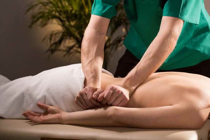 Massage of the patient with osteochondria